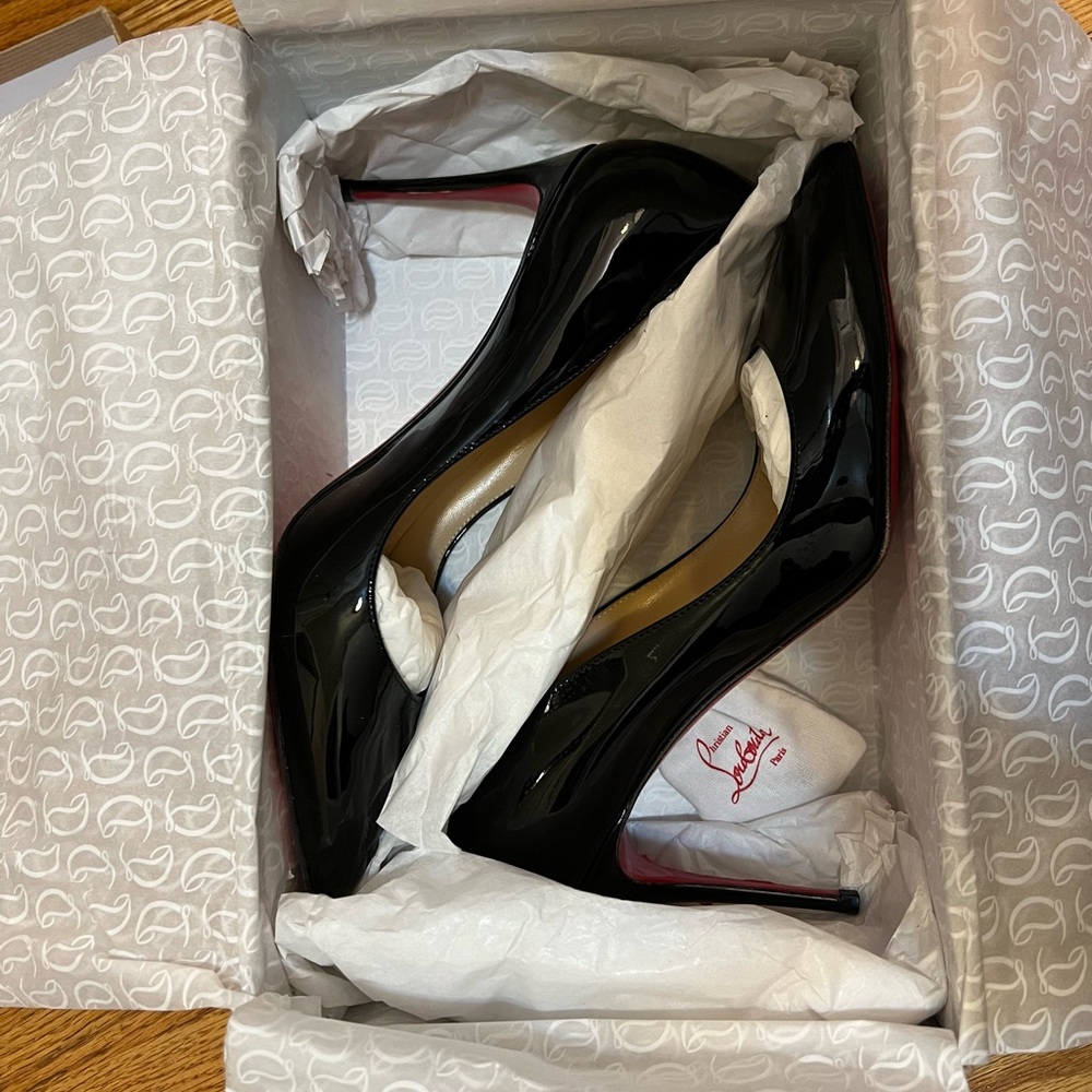 Christian Louboutin Black Patent Leather Pigalle Follies size 38.5